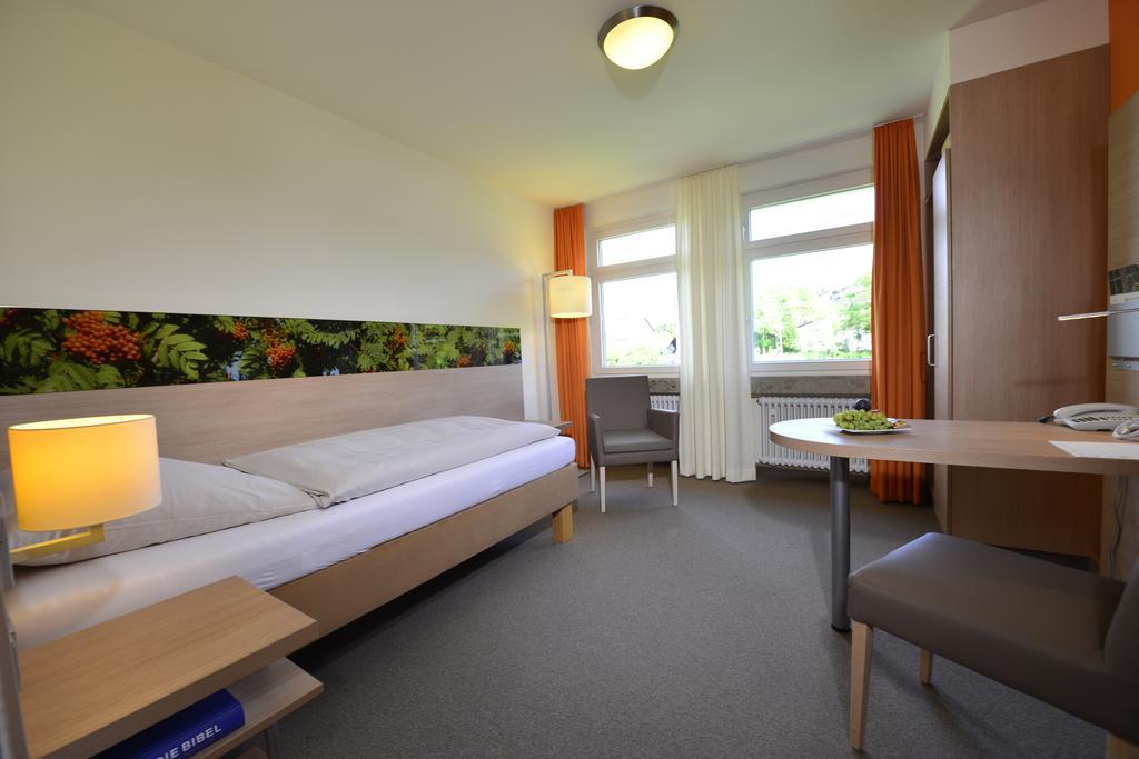 Tagungszentrum Schmerlenbach โฮสบาค ภายนอก รูปภาพ