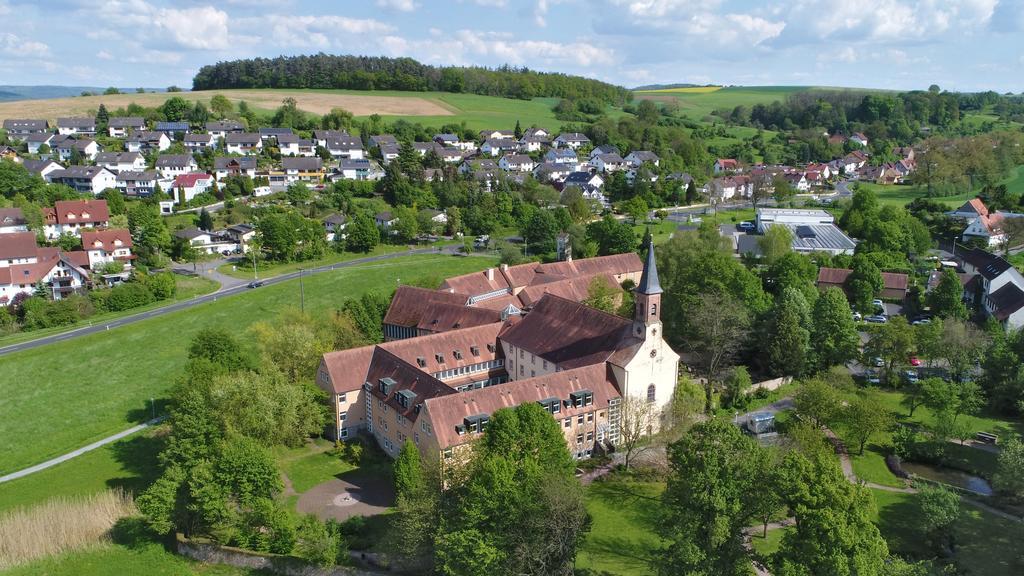Tagungszentrum Schmerlenbach โฮสบาค ภายนอก รูปภาพ